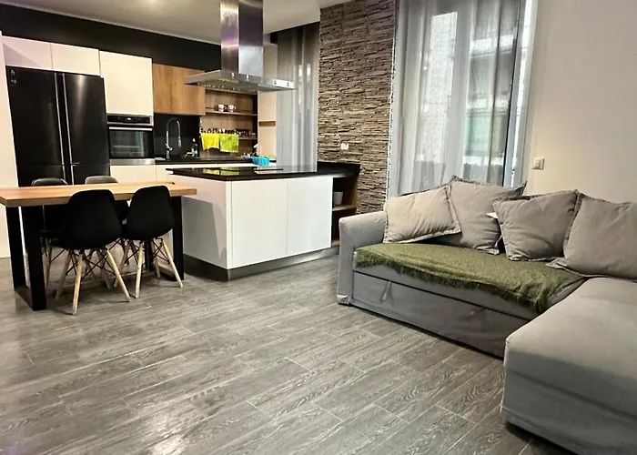 דירה House